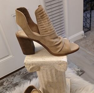 Tan Suede Women's Heels  By GIANNA BINI SIZE 7.5